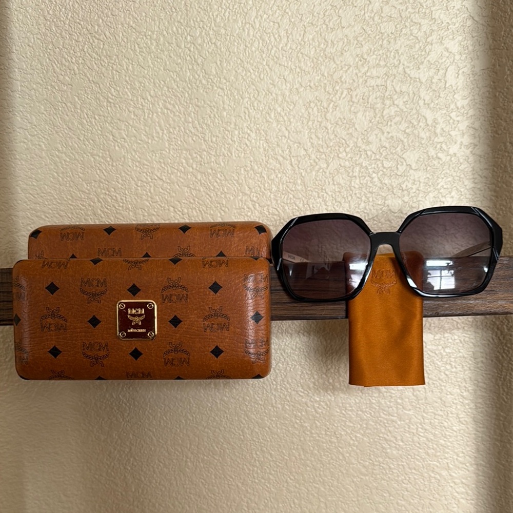 MCM women’s sunglasses MCM700SA